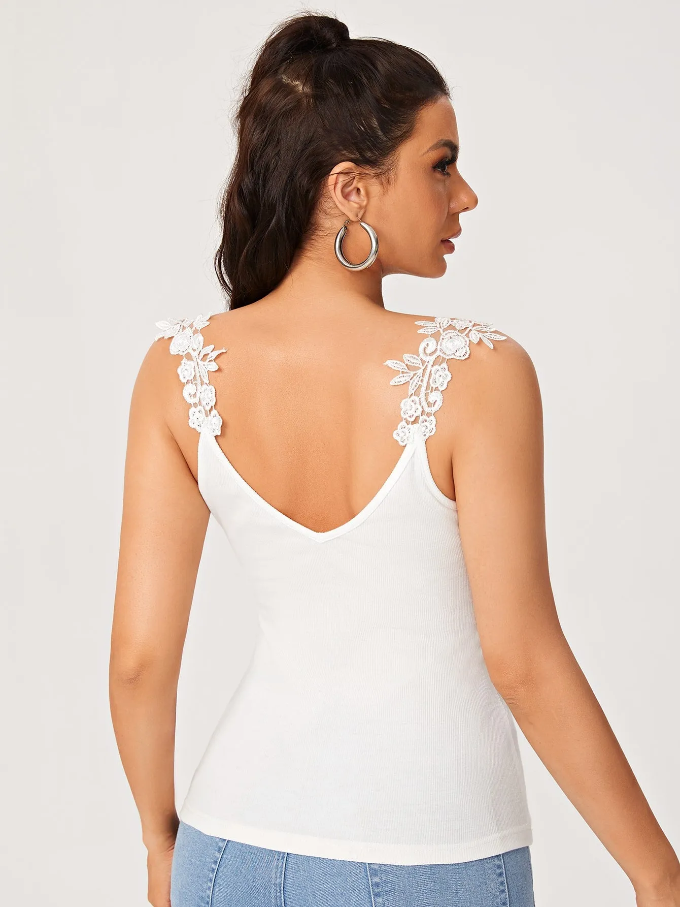 Elegant Plain Appliques Scoop Neck Crop Women Tank Top & Cami