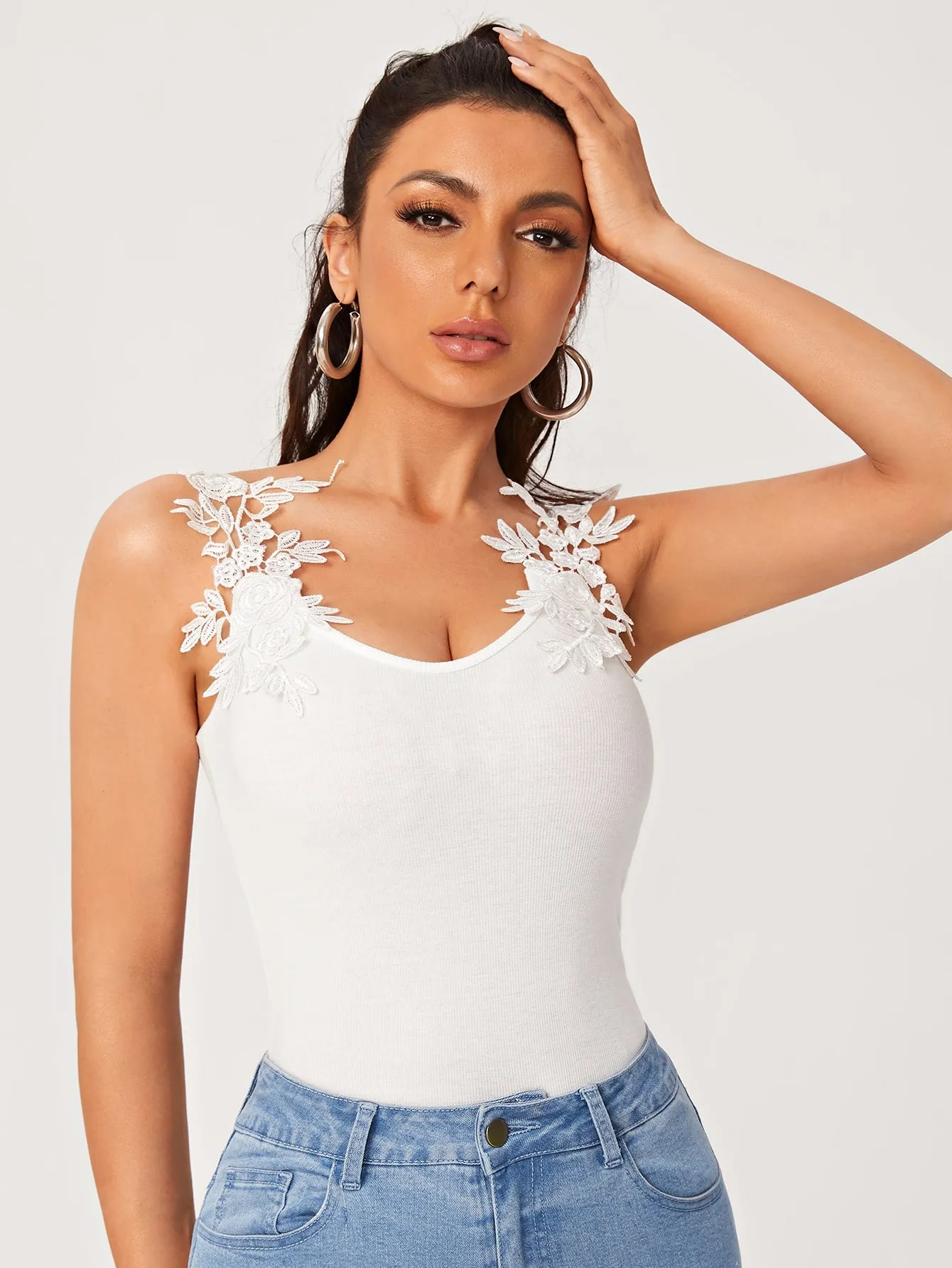 Elegant Plain Appliques Scoop Neck Crop Women Tank Top & Cami