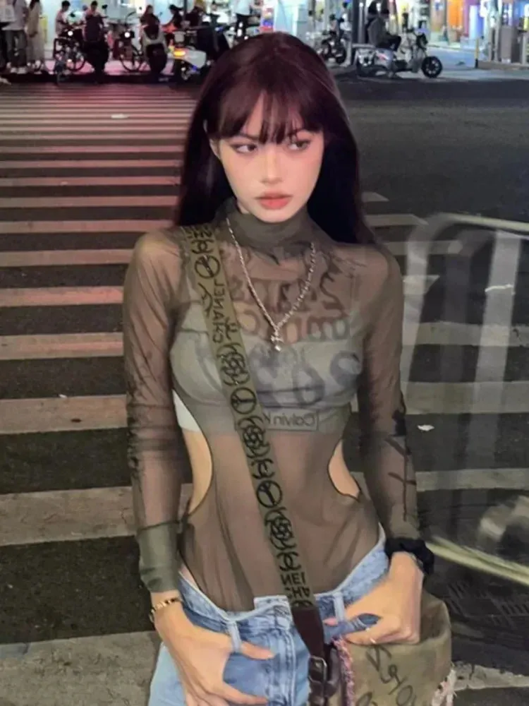 Y2K Grafik-Mesh-Shirts für FrauenSlim Fit durchsichtiger Stil im Grunge-Look